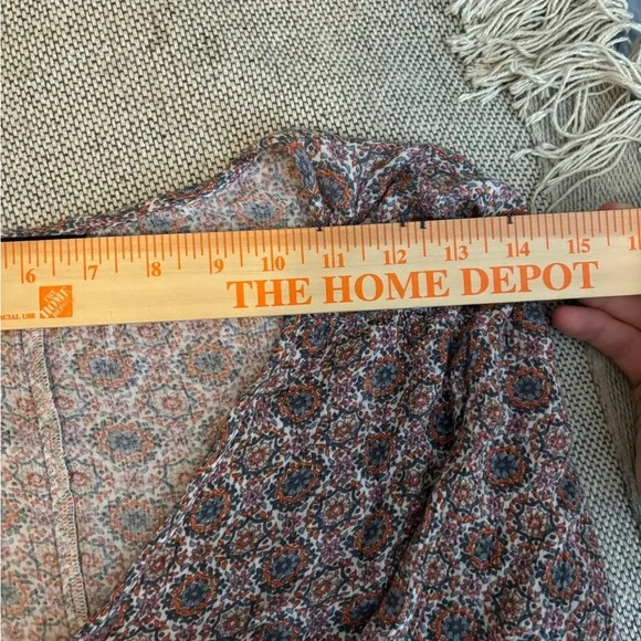 American Eagle Outfitters Women’s Multicolor Floral Blouse Size M NWOT V Neck - Picture 12 of 14